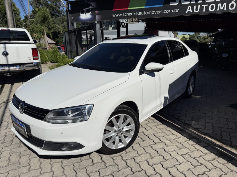 JETTA 2.0 COMFORTLINE FLEX 4P TIPTRONIC - 2013 - NOVA PETRóPOLIS