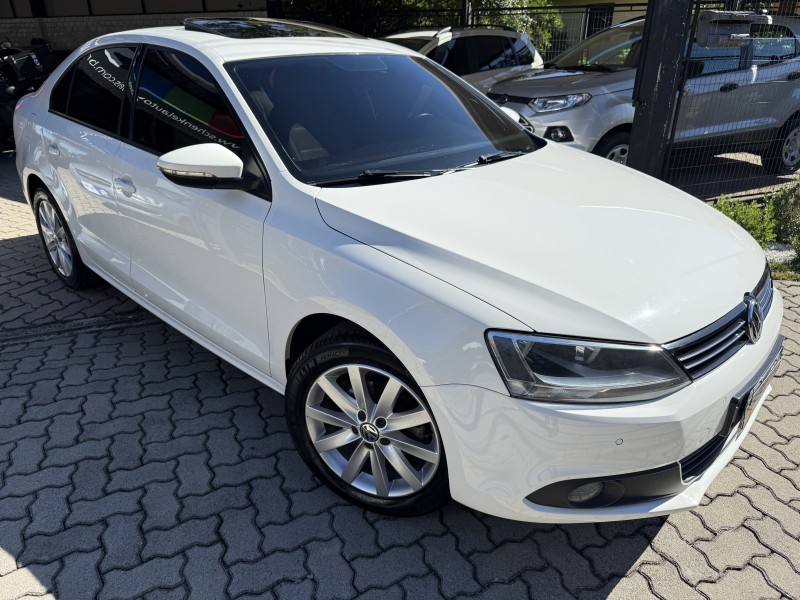 JETTA 2.0 COMFORTLINE FLEX 4P TIPTRONIC - 2013 - NOVA PETRóPOLIS