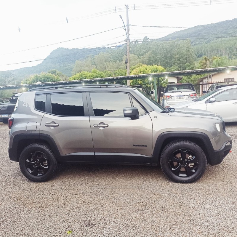 RENEGADE 2.0 16V TURBO DIESEL TRAILHAWK 4P 4X4 AUTOMÁTICO - 2020 - PICADA CAFé