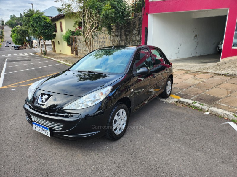 207 1.4 XR 8V FLEX 4P MANUAL - 2013 - VERANóPOLIS