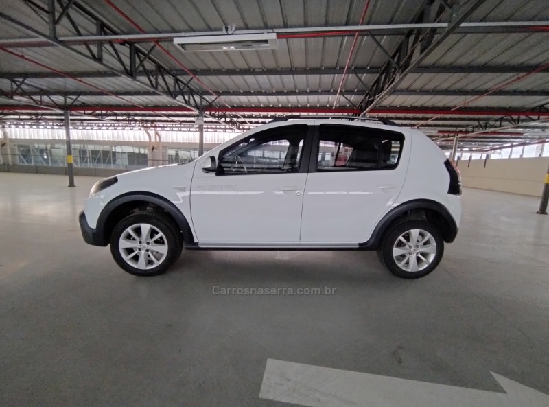 SANDERO 1.6 STEPWAY 8V FLEX 4P MANUAL - 2014 - SOMBRIO