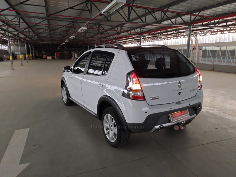 SANDERO 1.6 STEPWAY 8V FLEX 4P MANUAL - 2014 - SOMBRIO