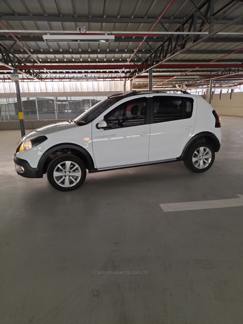 SANDERO 1.6 STEPWAY 8V FLEX 4P MANUAL - 2014 - SOMBRIO