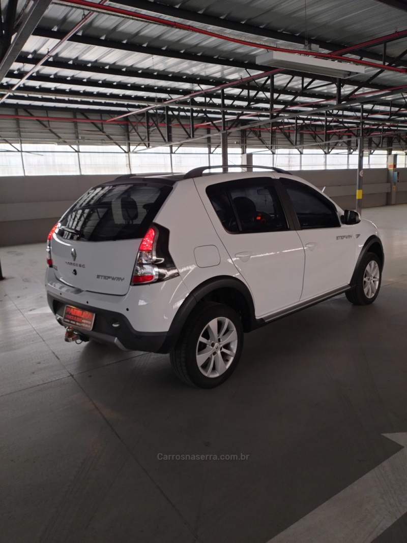 SANDERO 1.6 STEPWAY 8V FLEX 4P MANUAL - 2014 - SOMBRIO