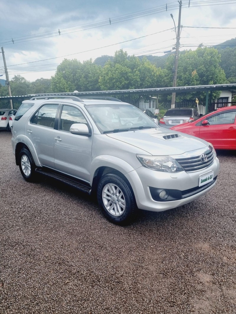 HILUX SW4 3.0 SRV 4X4 16V TURBO INTERCOOLER DIESEL 4P AUTOMÁTICO - 2014 - PICADA CAFé