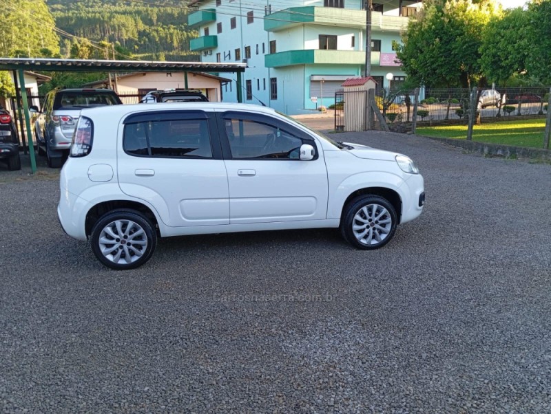 UNO 1.4 EVO EVOLUTION 8V FLEX 4P MANUAL - 2016 - PICADA CAFé