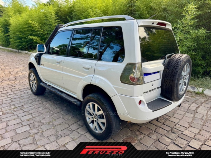 PAJERO TR4 2.0 4X4 16V 140CV FLEX 4P AUTOMÁTICO - 2013 - NOVA PRATA