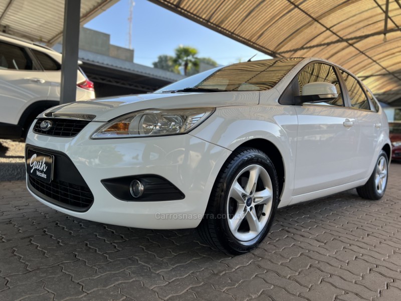 FOCUS 1.6 GLX 8V FLEX 4P MANUAL - 2013 - BOM PRINCíPIO