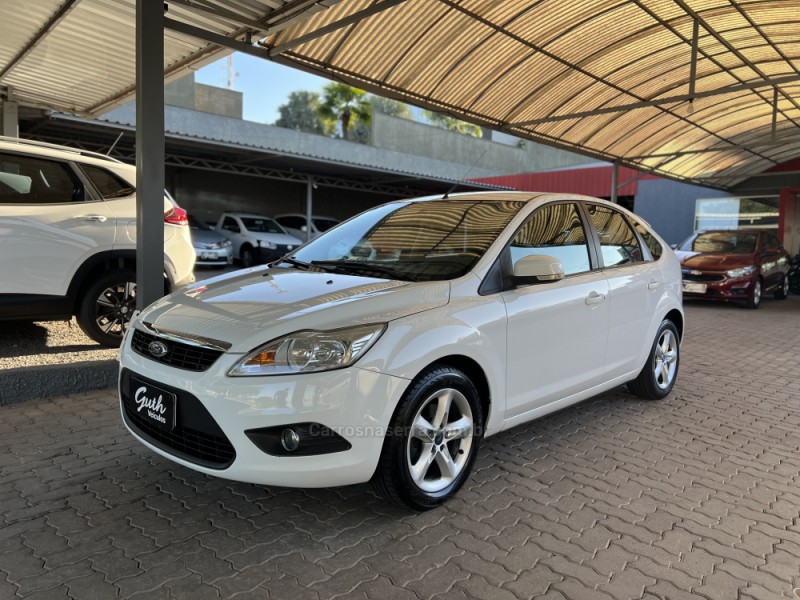 FOCUS 1.6 GLX 8V FLEX 4P MANUAL - 2013 - BOM PRINCíPIO