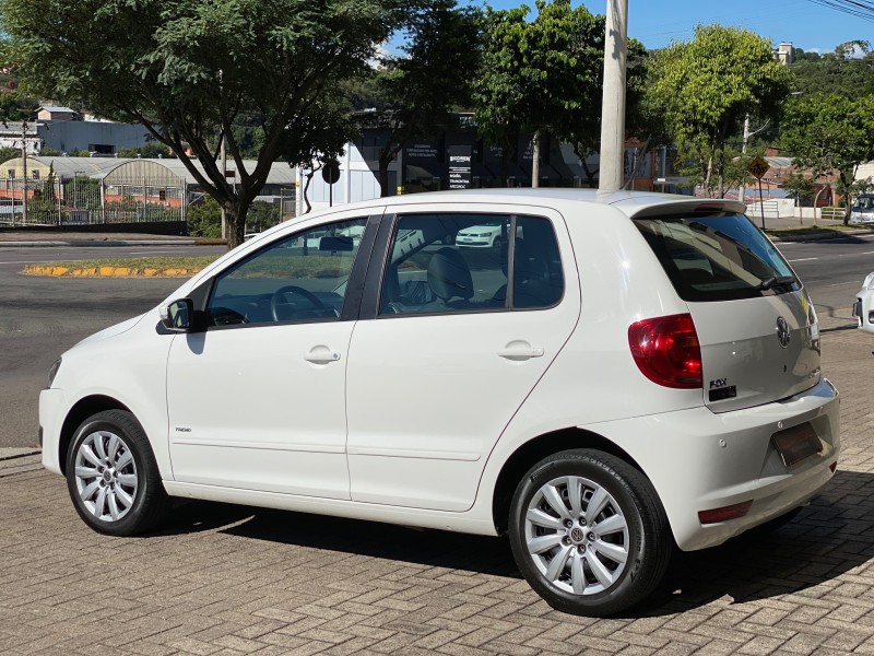 FOX 1.0 MI 8V FLEX 4P MANUAL - 2013 - CAXIAS DO SUL