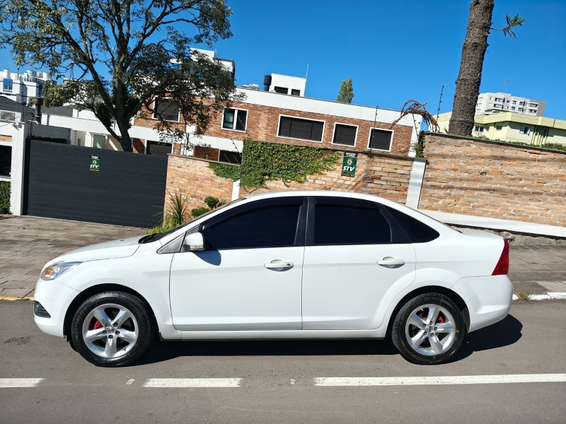 FOCUS 2.0 FC 16V GASOLINA 4P MANUAL - 2011 - FARROUPILHA