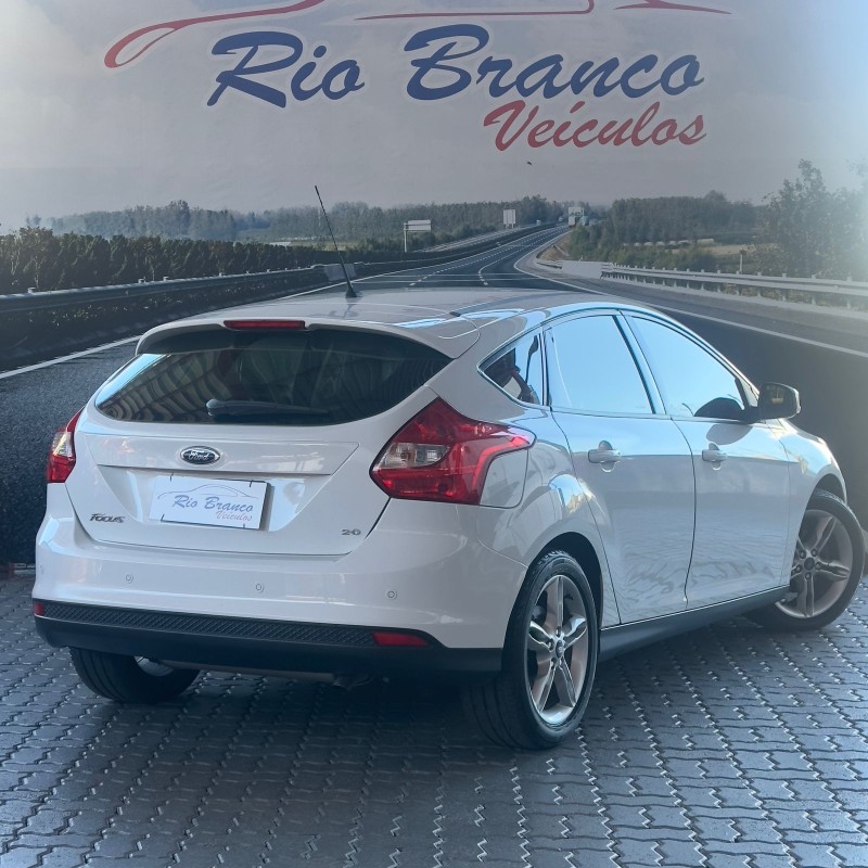 FOCUS 2.0 SE HATCH 16V FLEX 4P AUTO - 2014 - CAXIAS DO SUL