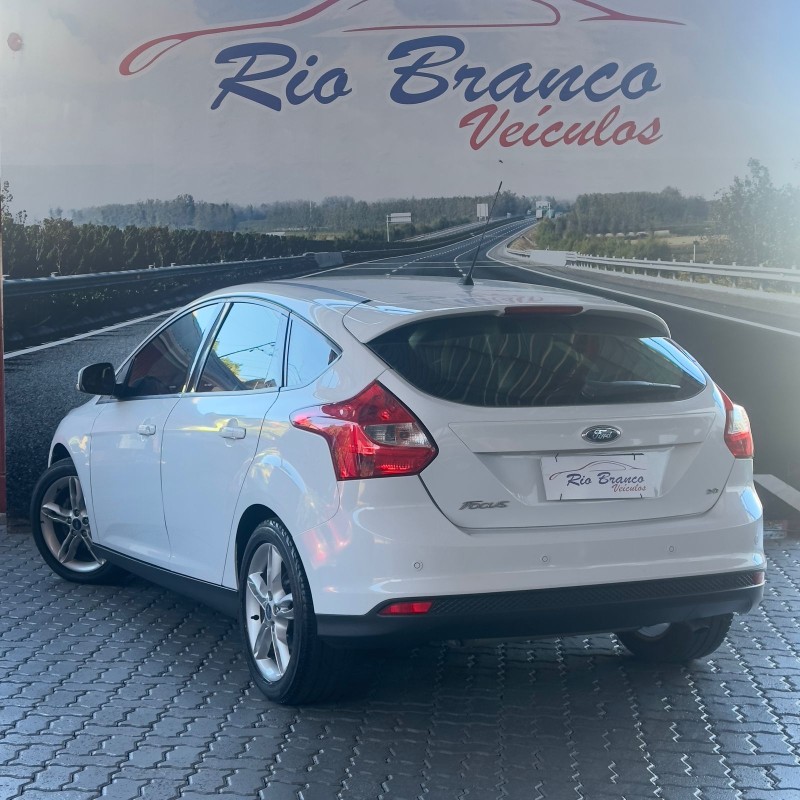 FOCUS 2.0 SE HATCH 16V FLEX 4P AUTO - 2014 - CAXIAS DO SUL