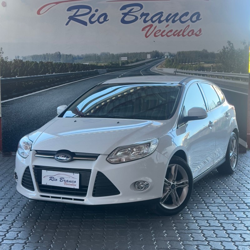 FOCUS 2.0 SE HATCH 16V FLEX 4P AUTO - 2014 - CAXIAS DO SUL