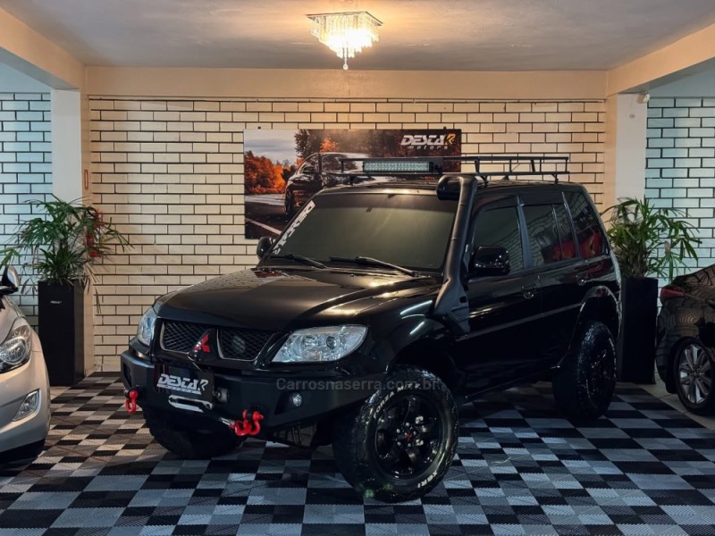 PAJERO TR4 2.0 4X4 16V FLEX 4P MANUAL - 2010 - NOVO HAMBURGO