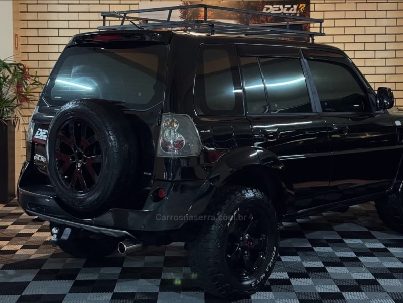 PAJERO TR4 2.0 4X4 16V FLEX 4P MANUAL - 2010 - NOVO HAMBURGO