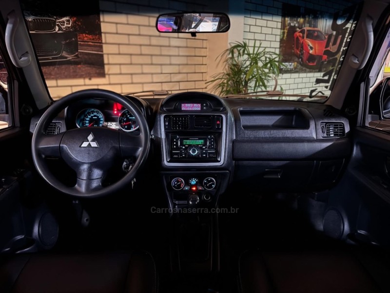 PAJERO TR4 2.0 4X4 16V FLEX 4P MANUAL - 2010 - NOVO HAMBURGO