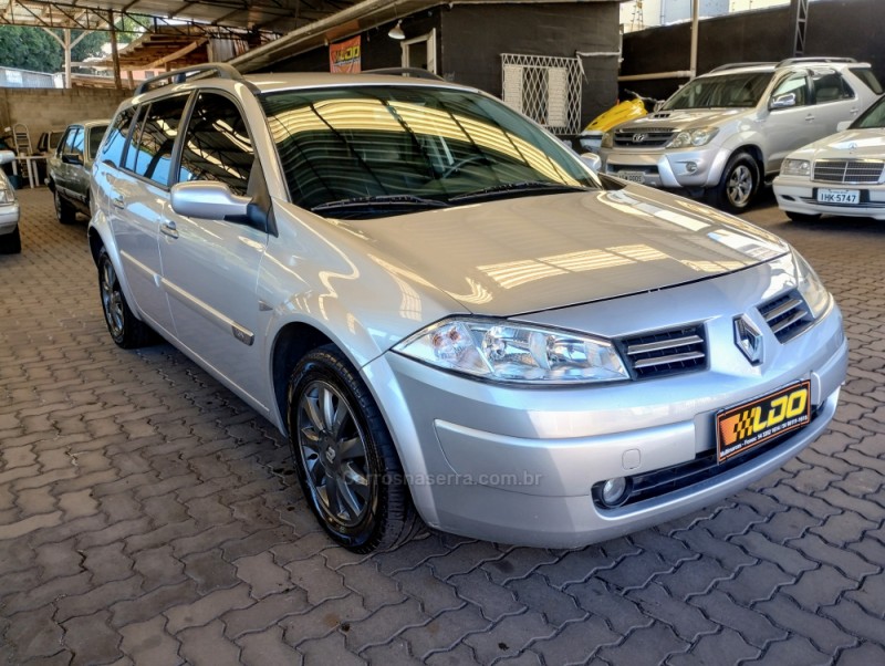 MÉGANE 1.6 DYNAMIQUE GRAND TOUR 16V FLEX 4P MANUAL