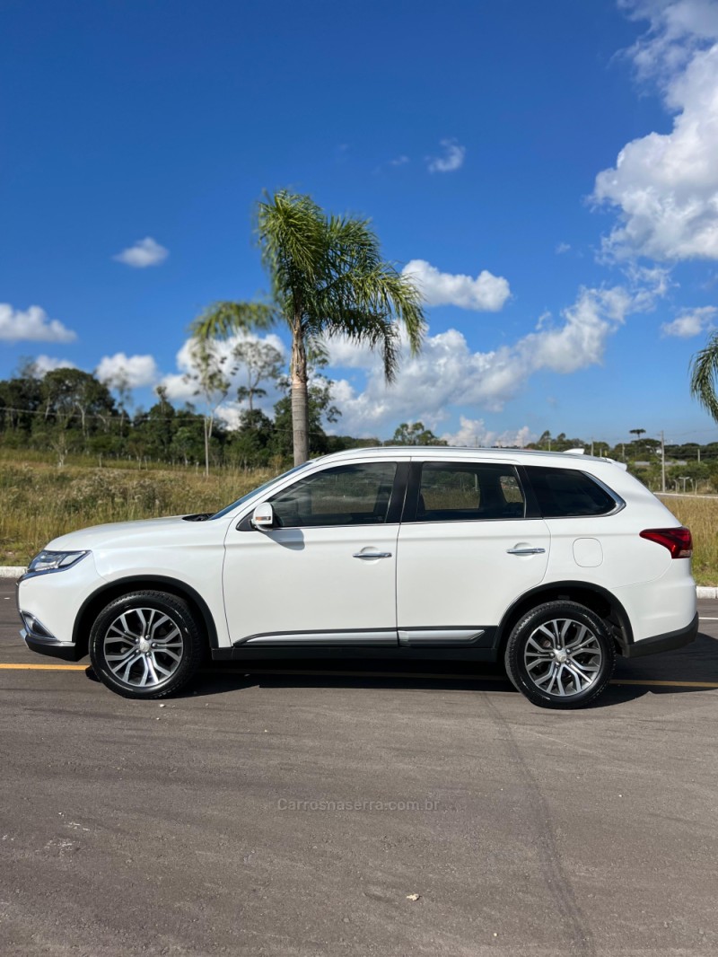 OUTLANDER 2.2 4X4 16V DIESEL 4P AUTOMÁTICO - 2018 - CARLOS BARBOSA
