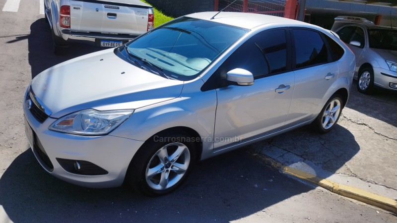 FOCUS 1.6 GLX 8V FLEX 4P MANUAL - 2013 - FARROUPILHA