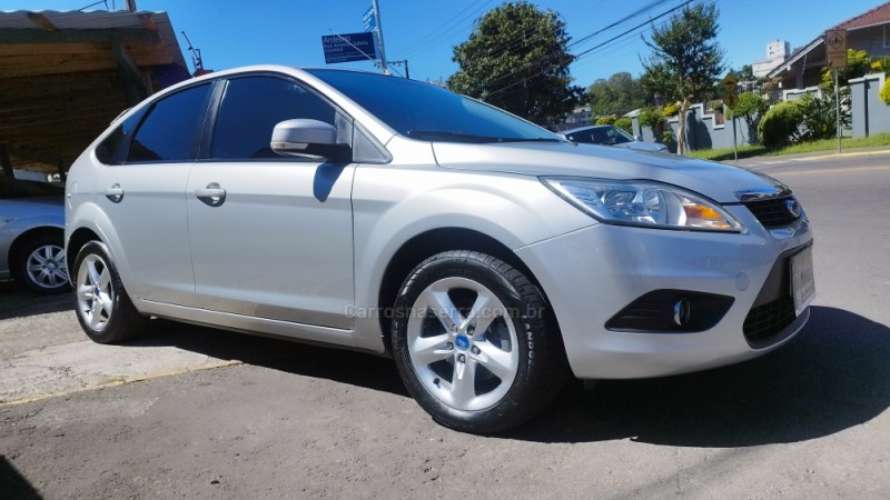 FOCUS 1.6 GLX 8V FLEX 4P MANUAL - 2013 - FARROUPILHA