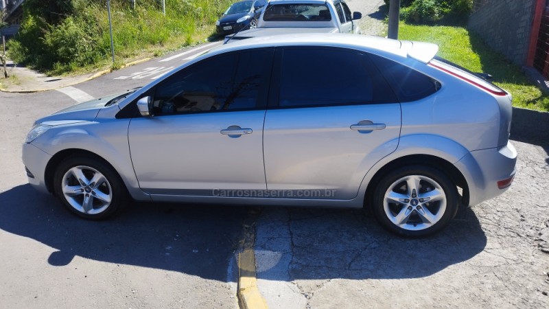 FOCUS 1.6 GLX 8V FLEX 4P MANUAL - 2013 - FARROUPILHA