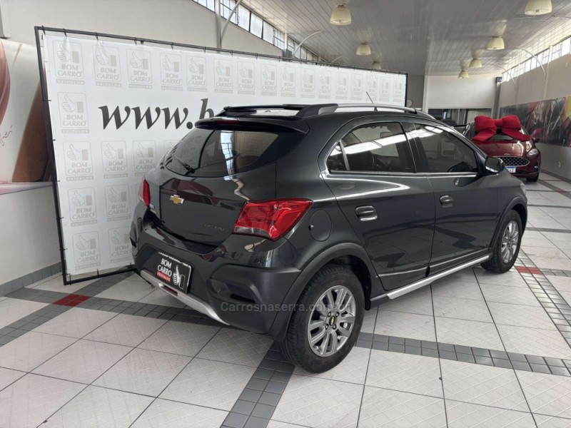 ONIX 1.4 MPFI ACTIV 8V FLEX 4P MANUAL - 2019 - PORTO ALEGRE