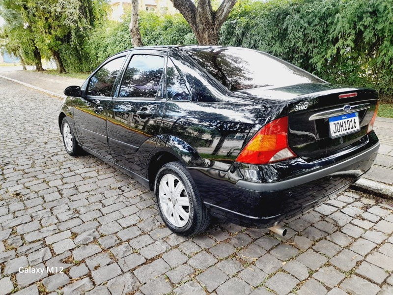 FOCUS 2.0 GHIA SEDAN 16V GASOLINA 4P AUTOMÁTICO - 2004 - FARROUPILHA