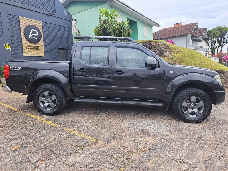 FRONTIER 2.5 LE 4X4 CD TURBO ELETRONIC DIESEL 4P AUTOMÁTICO - 2013 - FARROUPILHA
