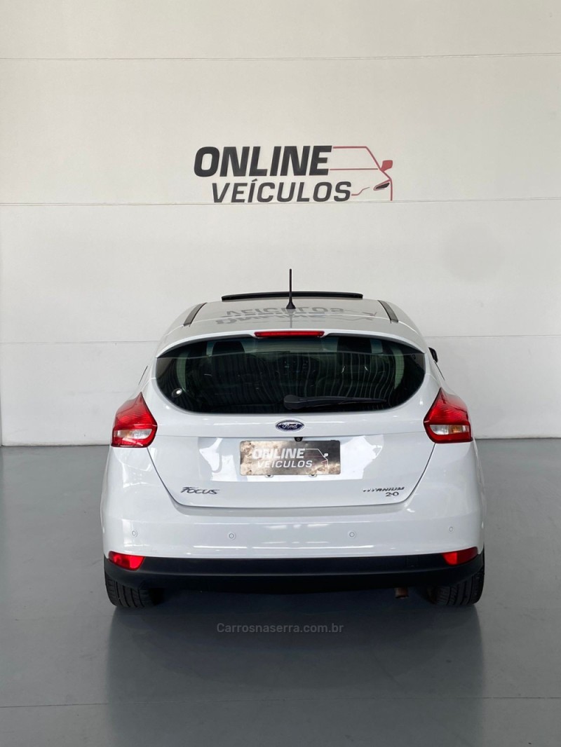 FOCUS 2.0 TITANIUM PLUS HATCH 16V FLEX 4P AUTO - 2017 - FARROUPILHA