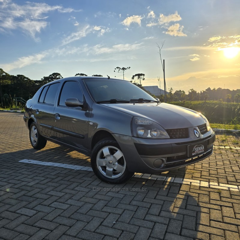 CLIO 1.6 EXPRESSION SEDAN 16V FLEX 4P MANUAL - 2006 - CAXIAS DO SUL