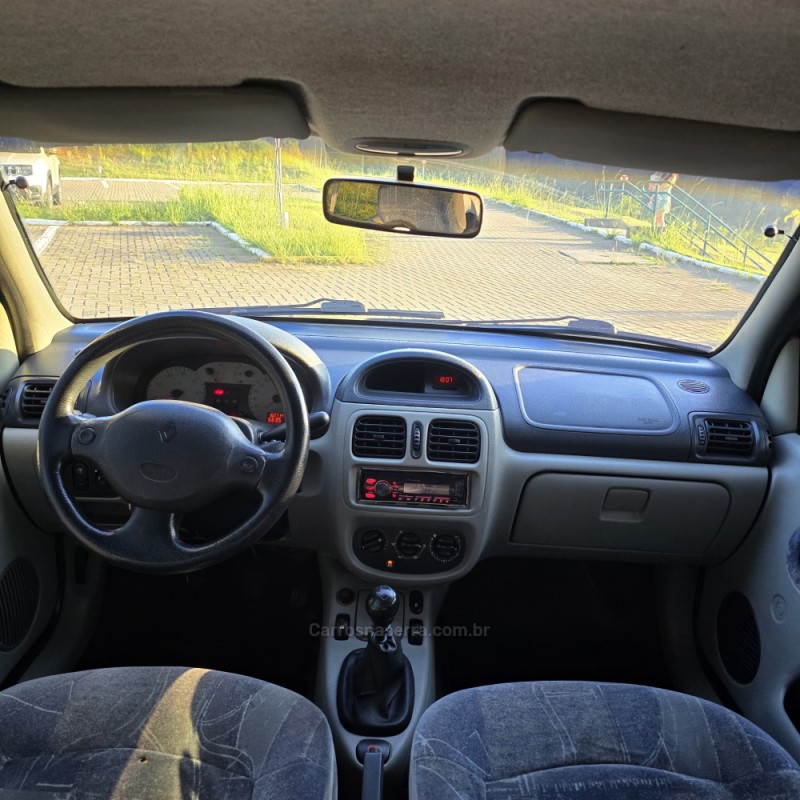 CLIO 1.6 EXPRESSION SEDAN 16V FLEX 4P MANUAL - 2006 - CAXIAS DO SUL