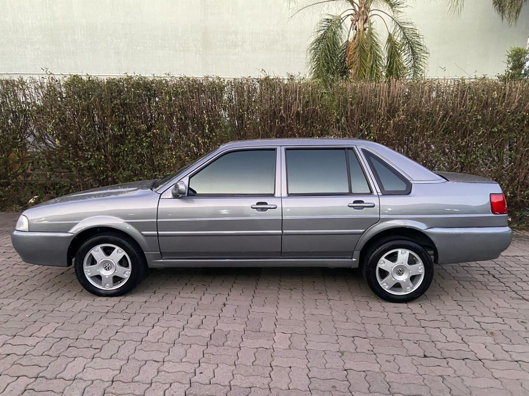SANTANA 2.0 MI COMFORTLINE 8V GASOLINA 4P MANUAL - 2002 - CAXIAS DO SUL