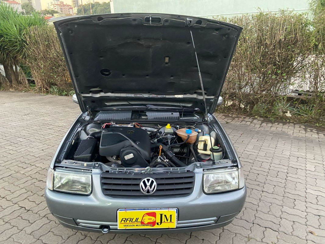 SANTANA 2.0 MI COMFORTLINE 8V GASOLINA 4P MANUAL - 2002 - CAXIAS DO SUL