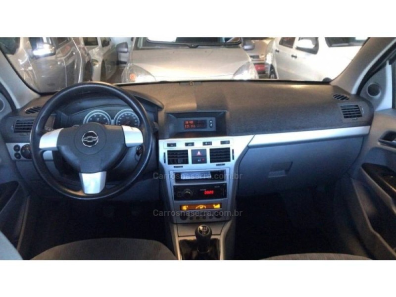 VECTRA 2.0 MPFI ELEGANCE 8V FLEX 4P MANUAL - 2006 - CAXIAS DO SUL