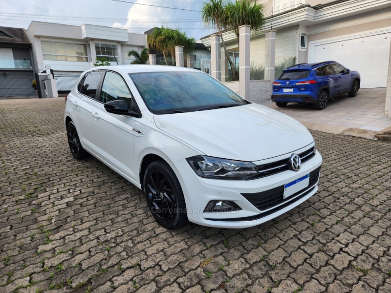 POLO 1.0	200 TSI HIGHLINE AUTOMÁTICO  - 2019 - MONTENEGRO