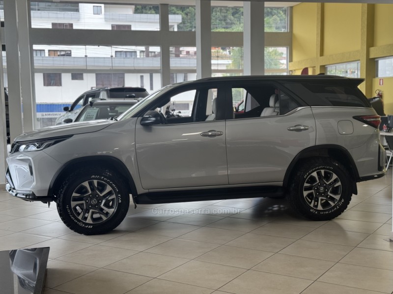 HILUX SW4 2.8 SRX 4X4 DIAMOND 16V TURBO DIESEL 4P 7 LUGARES AUTOMÁTICO - 2022 - FLORES DA CUNHA