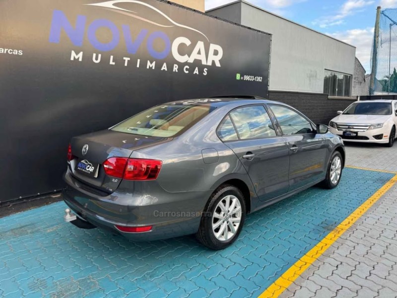 JETTA 2.0 COMFORTLINE FLEX 4P TIPTRONIC - 2014 - ESTâNCIA VELHA