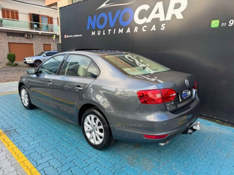 JETTA 2.0 COMFORTLINE FLEX 4P TIPTRONIC - 2014 - ESTâNCIA VELHA