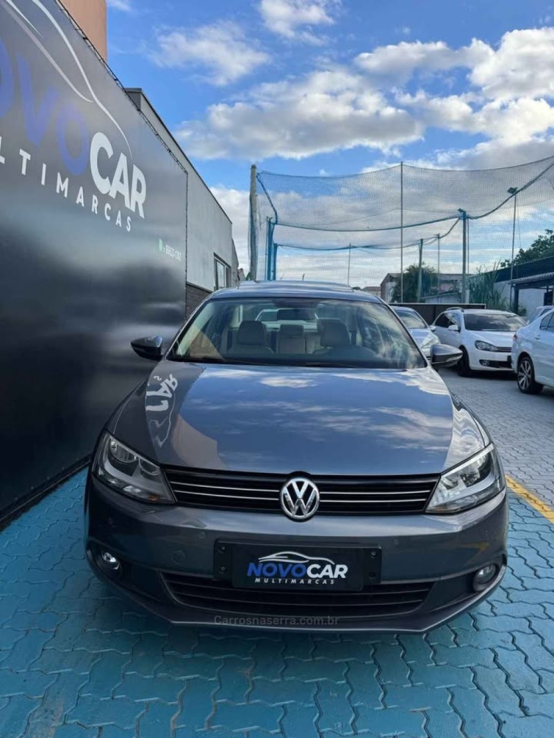 JETTA 2.0 COMFORTLINE FLEX 4P TIPTRONIC - 2014 - ESTâNCIA VELHA