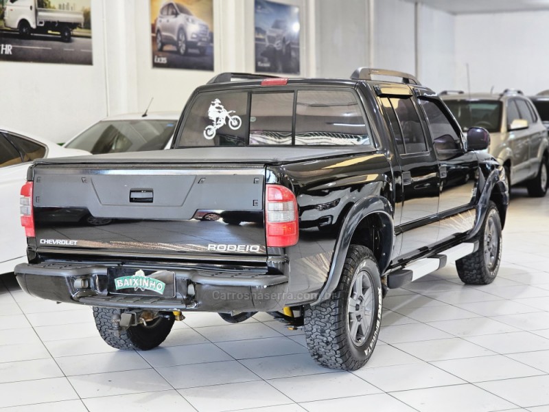 S10 2.4 MPFI RODEIO 4X2 CD 8V FLEX 4P MANUAL - 2011 - SAPUCAIA DO SUL