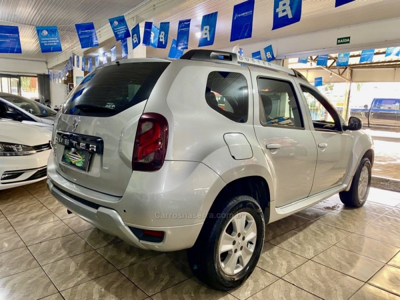 DUSTER 1.6 DYNAMIQUE 4X2 16V FLEX 4P MANUAL - 2017 - LAGOA VERMELHA