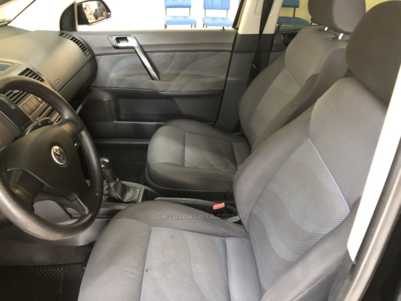 POLO 1.6 MI 8V FLEX 4P MANUAL - 2011 - FARROUPILHA