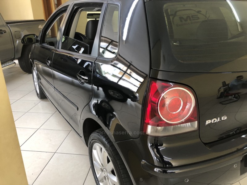 POLO 1.6 MI 8V FLEX 4P MANUAL - 2011 - FARROUPILHA