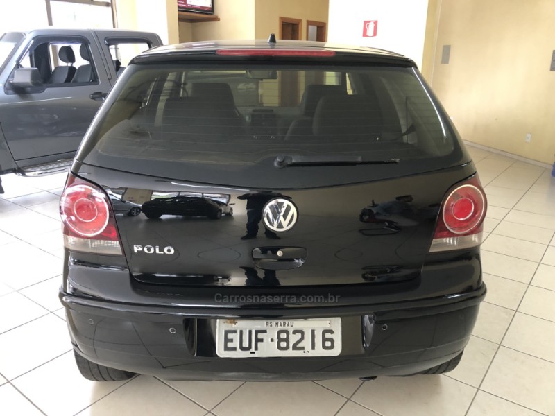 POLO 1.6 MI 8V FLEX 4P MANUAL - 2011 - FARROUPILHA