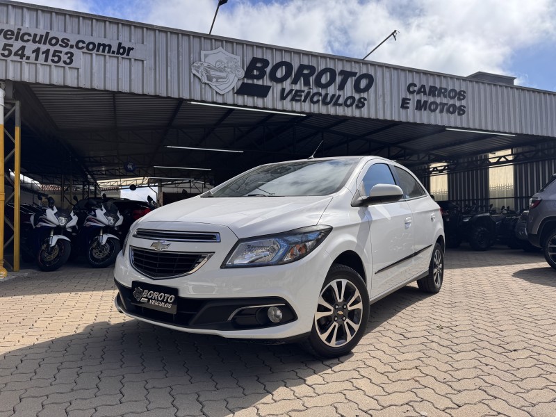 ONIX 1.4 MPFI LTZ 8V FLEX 4P MANUAL - 2015 - BENTO GONçALVES