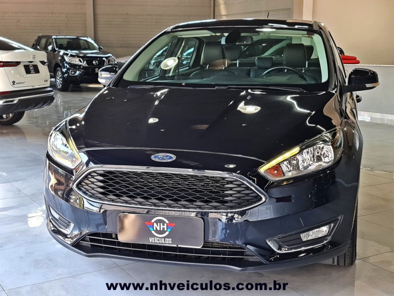 FOCUS 2.0 SE PLUS SEDAN 16V FLEX 4P AUTOMÁTICO - 2017 - NOVO HAMBURGO