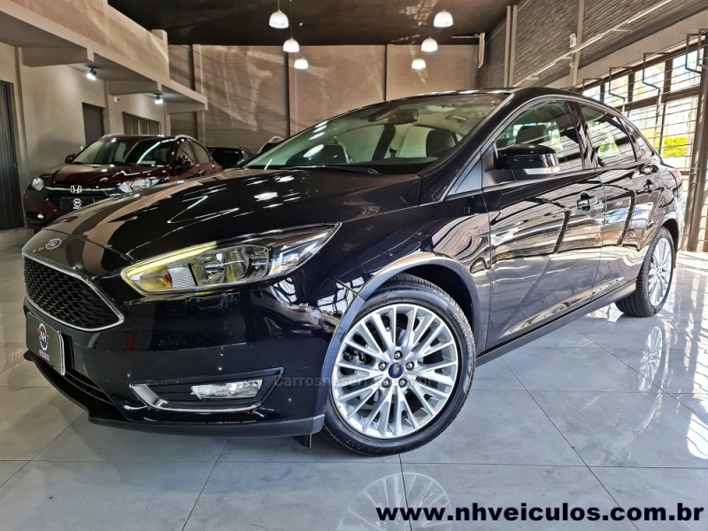 FOCUS 2.0 SE PLUS SEDAN 16V FLEX 4P AUTOMÁTICO - 2017 - NOVO HAMBURGO