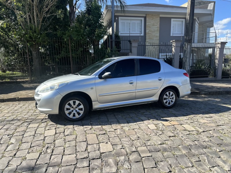 207 1.4 XR 8V FLEX 4P MANUAL - 2013 - CAXIAS DO SUL