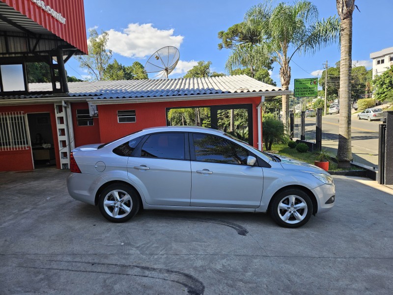 FOCUS 2.0 SEDAN 16V GASOLINA 4P MANUAL - 2011 - CAXIAS DO SUL